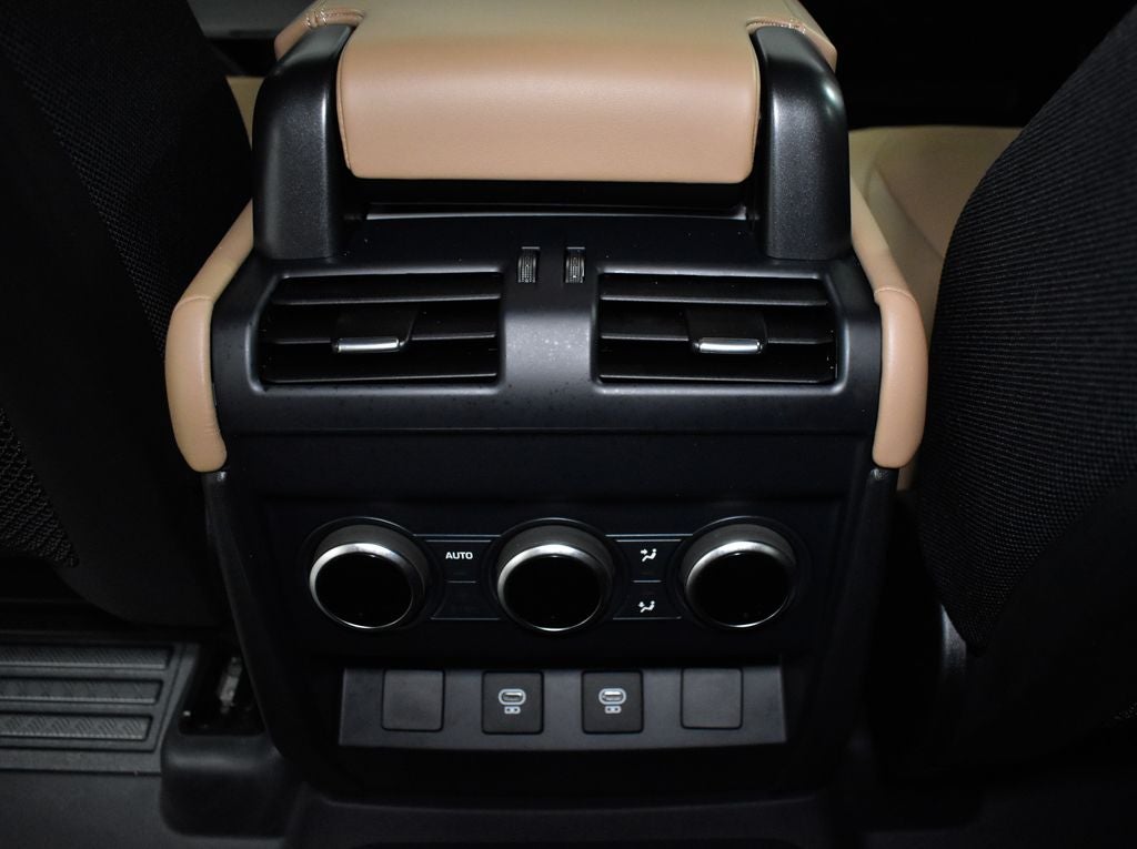 2025 Land Rover Defender 130 V8