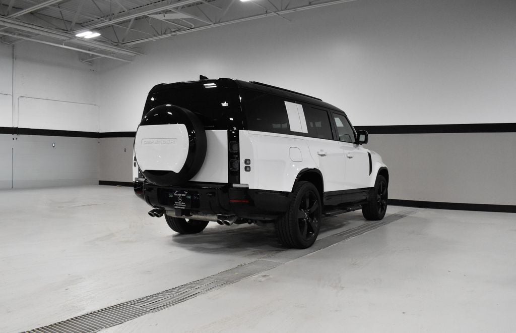 2025 Land Rover Defender 130 V8