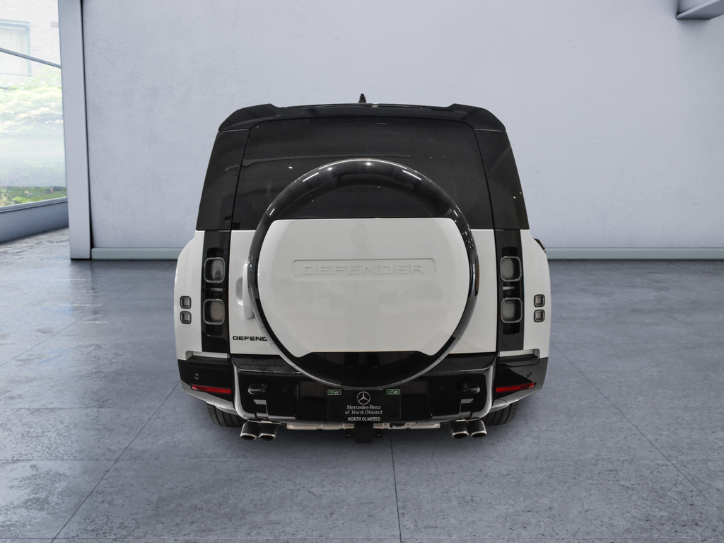 2025 Land Rover Defender 130 V8