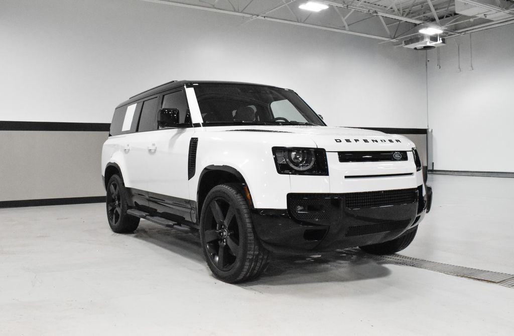 2025 Land Rover Defender 130 V8