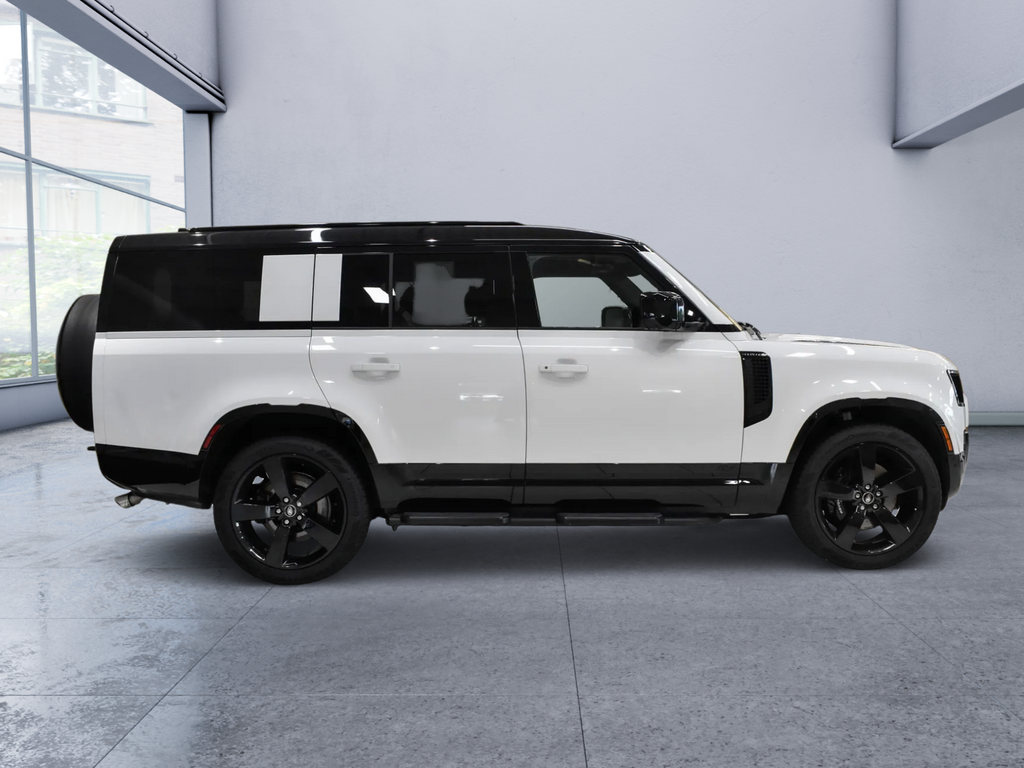 2025 Land Rover Defender 130 V8