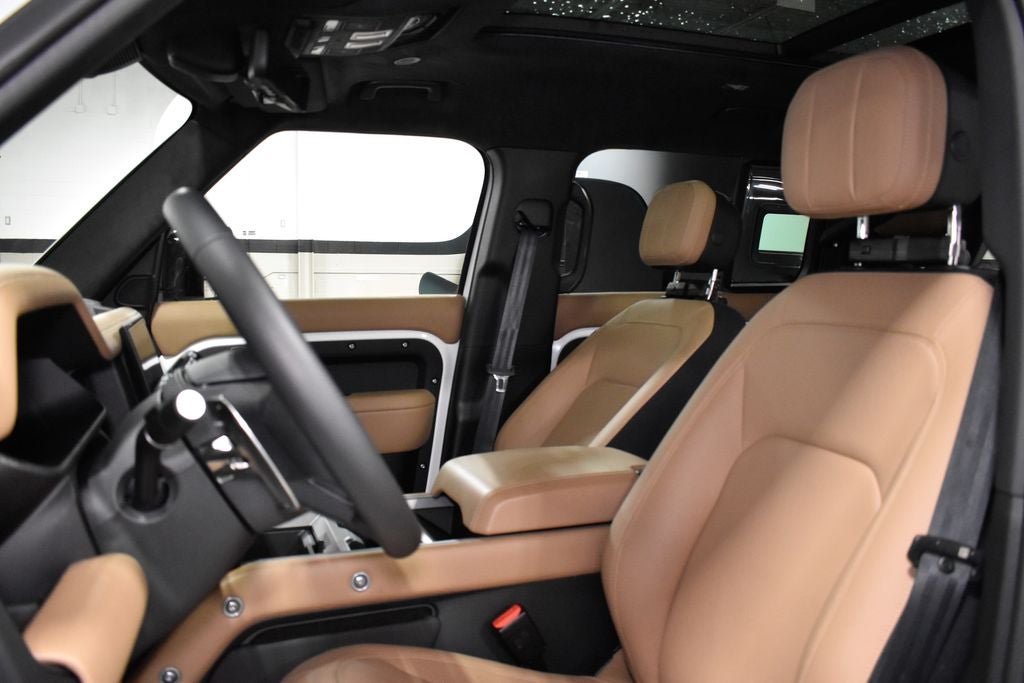 2025 Land Rover Defender 130 V8