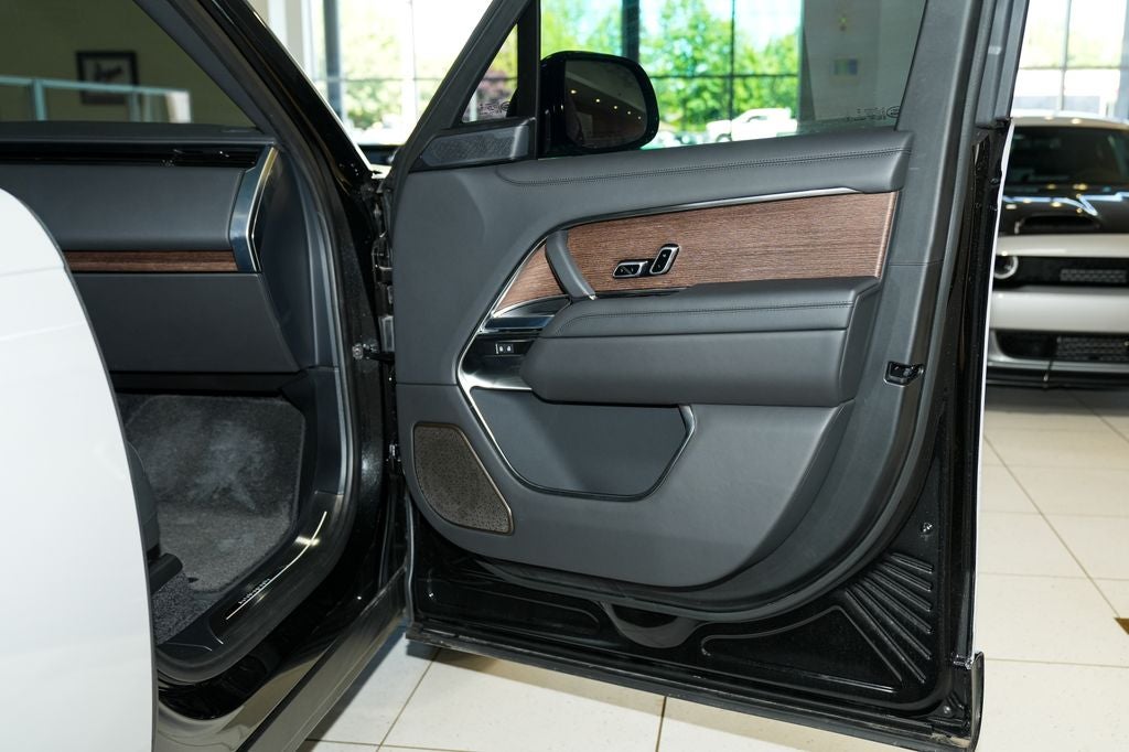 2025 Land Rover Range Rover Autobiography