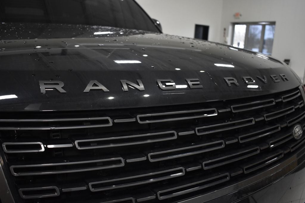 2025 Land Rover Range Rover SE LWB