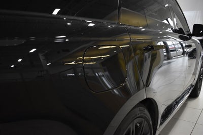 2025 Land Rover Range Rover SE LWB