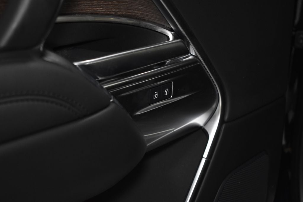 2025 Land Rover Range Rover SE LWB