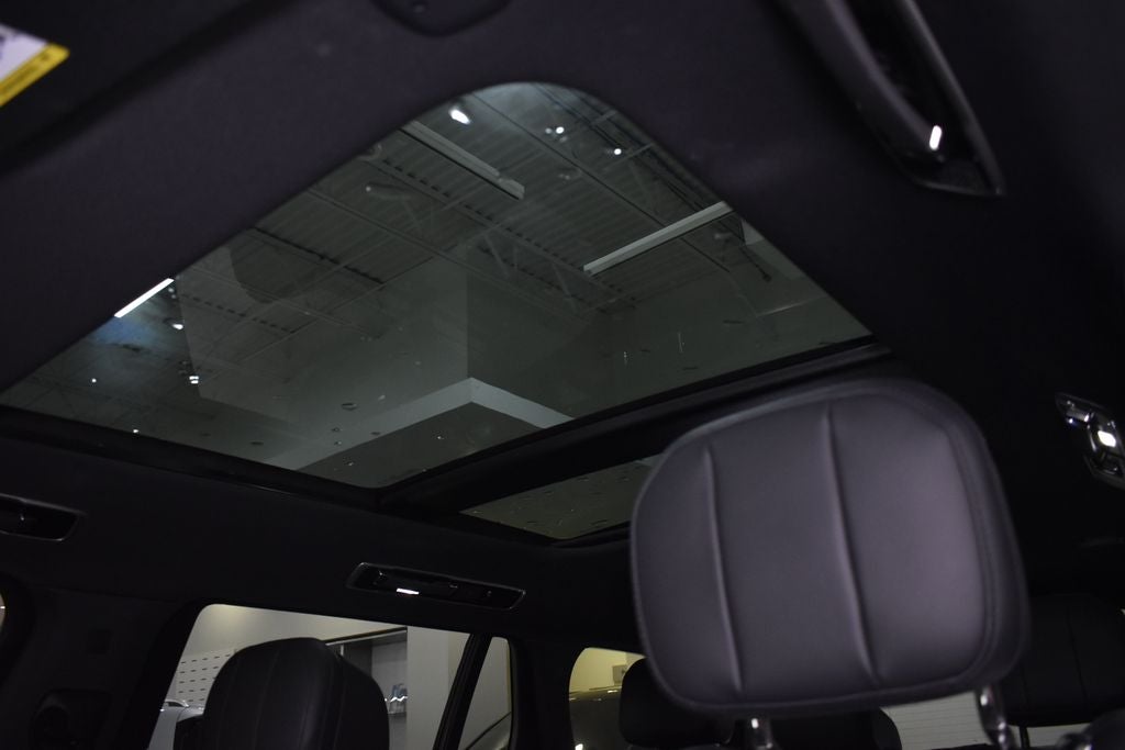 2025 Land Rover Range Rover SE LWB