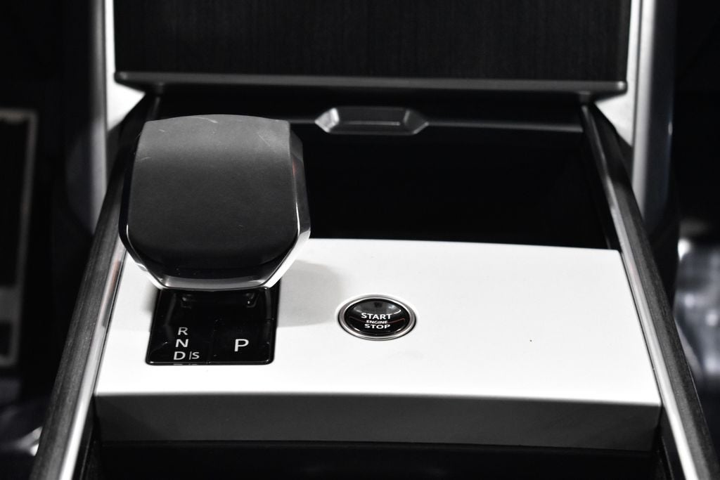 2024 Land Rover Range Rover SE LWB
