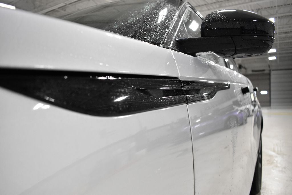 2025 Land Rover Range Rover Velar Dynamic SE