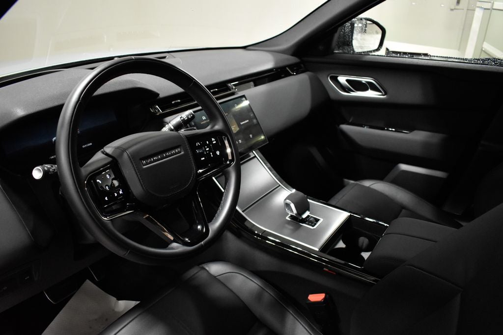 2025 Land Rover Range Rover Velar Dynamic SE