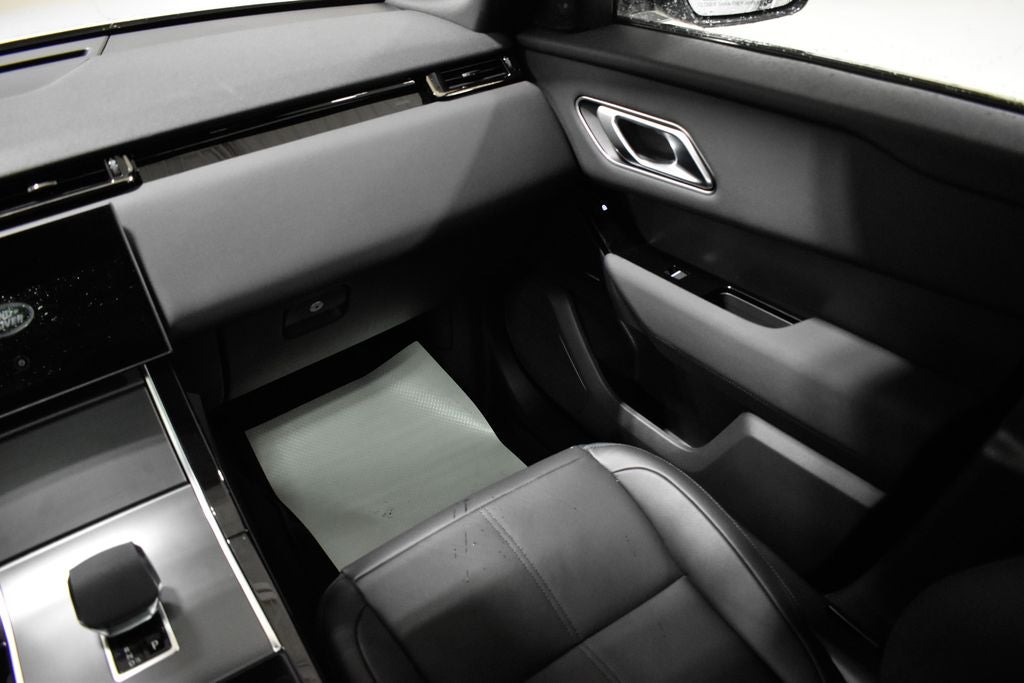 2025 Land Rover Range Rover Velar Dynamic SE