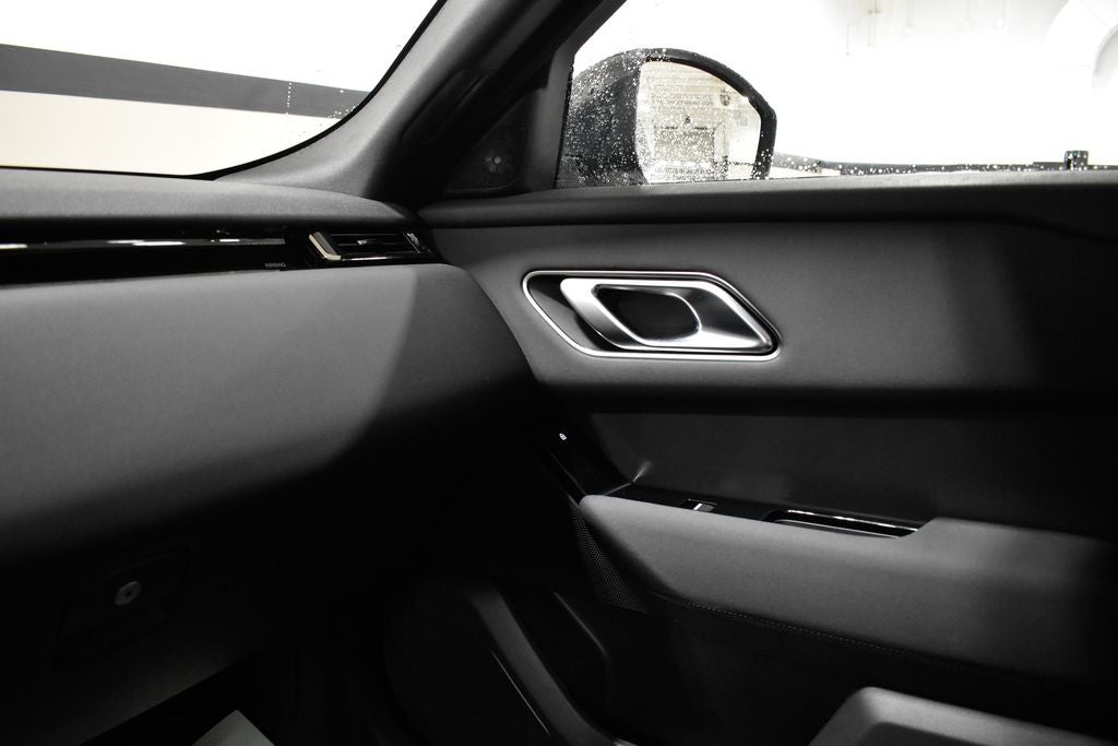 2025 Land Rover Range Rover Velar Dynamic SE