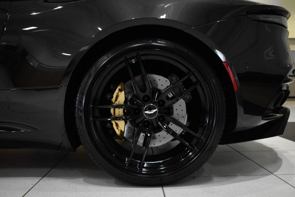 2022 Aston Martin DBS Superleggera Coupe