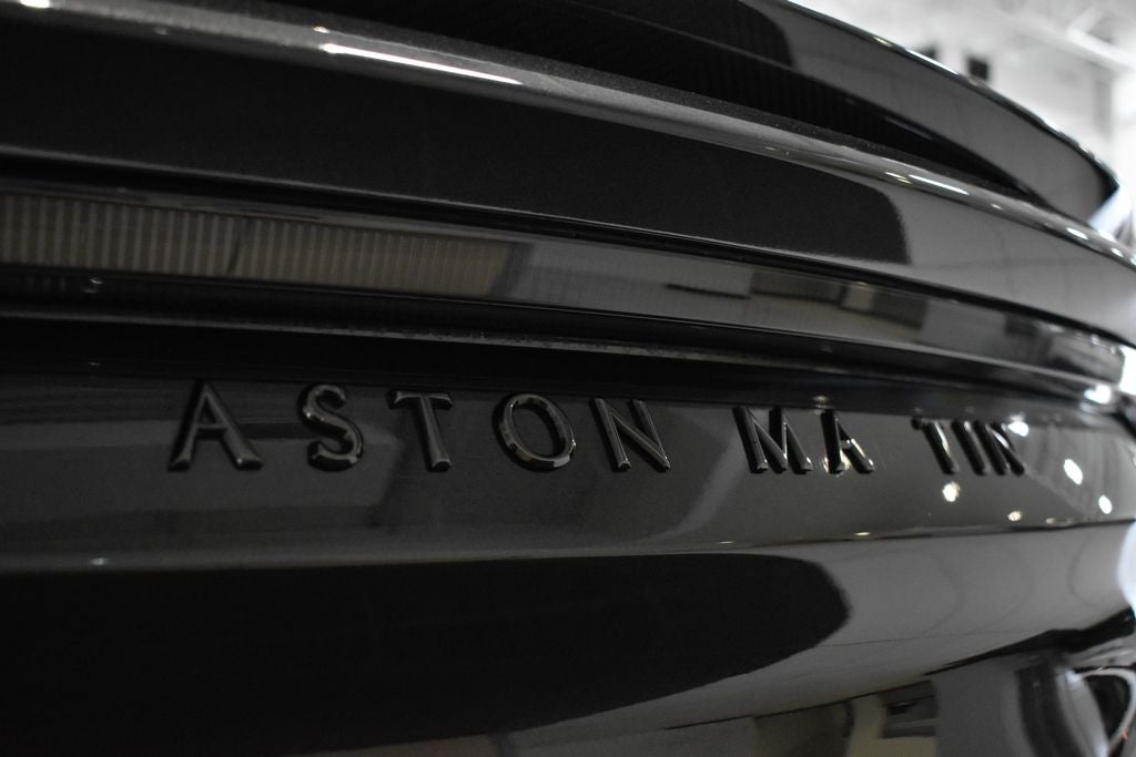 2022 Aston Martin DBS Superleggera Coupe