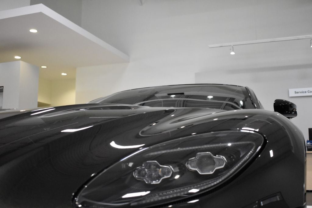 2022 Aston Martin DBS Superleggera Coupe