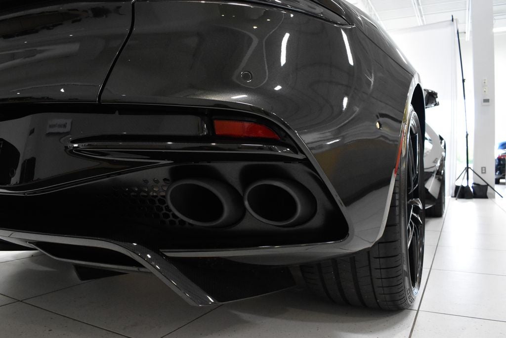 2022 Aston Martin DBS Superleggera Coupe