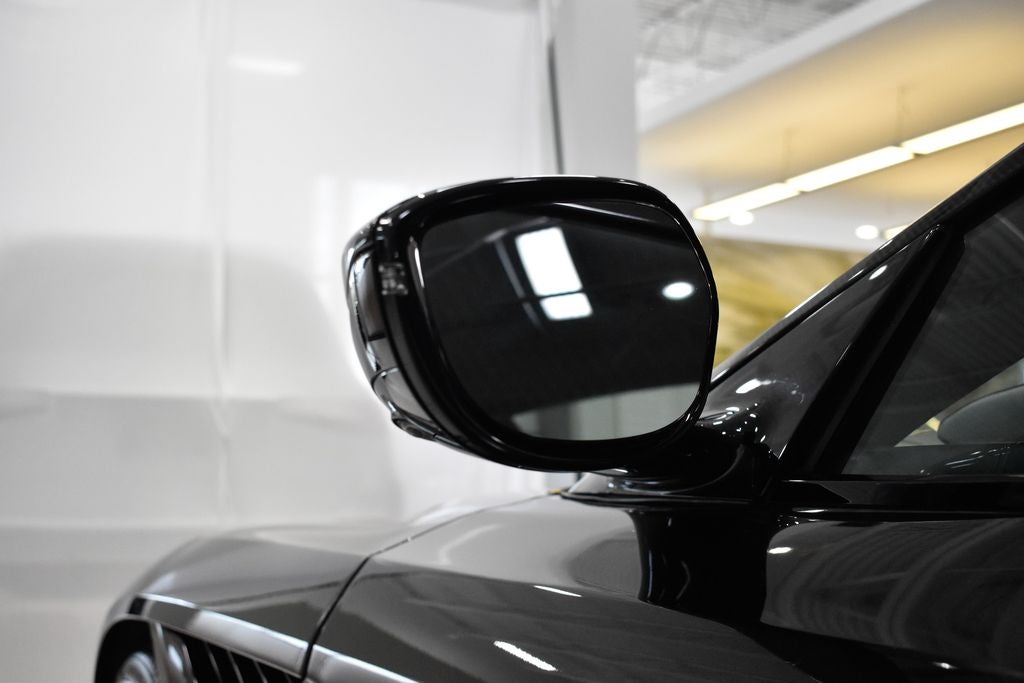 2022 Aston Martin DBS Superleggera Coupe