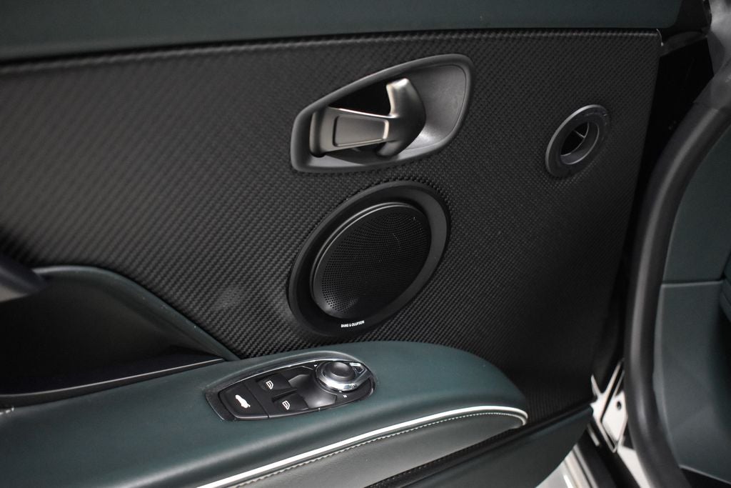 2022 Aston Martin DBS Superleggera Coupe