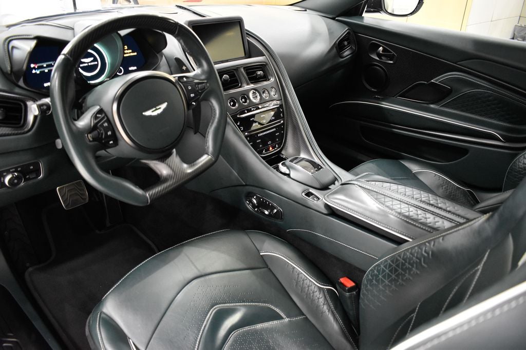 2022 Aston Martin DBS Superleggera Coupe