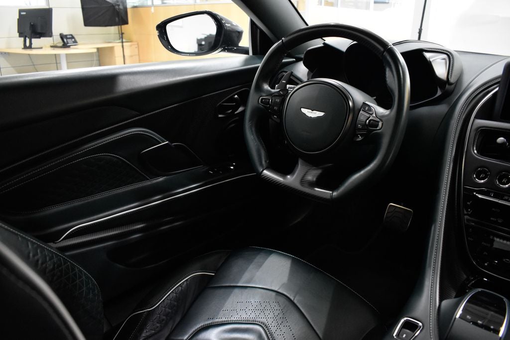 2022 Aston Martin DBS Superleggera Coupe