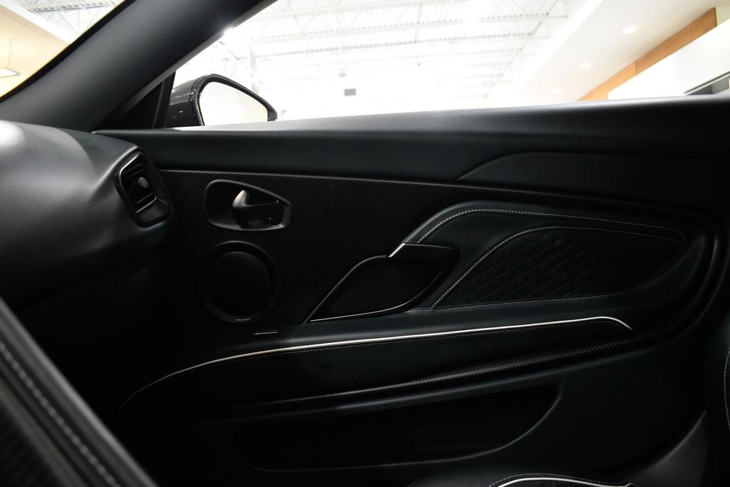 2022 Aston Martin DBS Superleggera Coupe