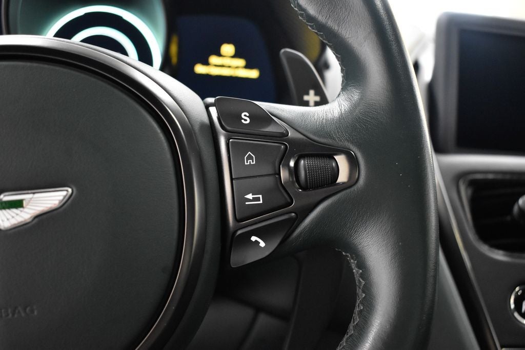 2022 Aston Martin DBS Superleggera Coupe