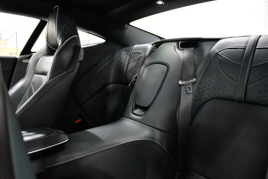 2022 Aston Martin DBS Superleggera Coupe