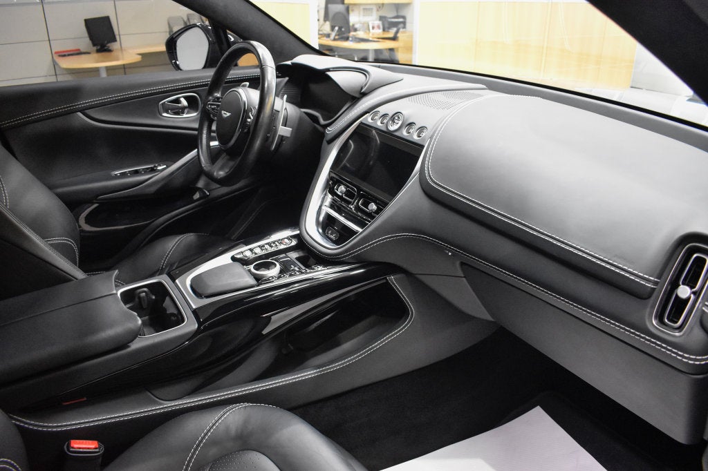 2022 Aston Martin DBX Base