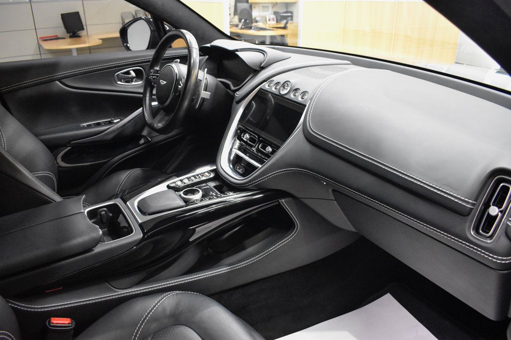 2022 Aston Martin DBX Base