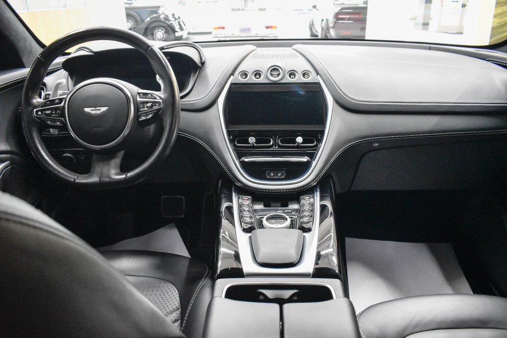 2022 Aston Martin DBX Base