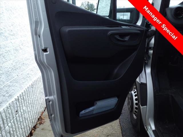 2022 Mercedes-Benz Sprinter 3500 Cab Chassis 170 WB Standard Roof