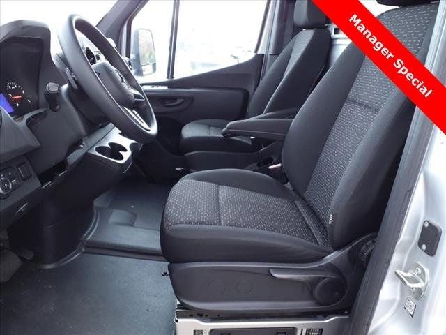 2022 Mercedes-Benz Sprinter 3500 Cab Chassis 170 WB Standard Roof