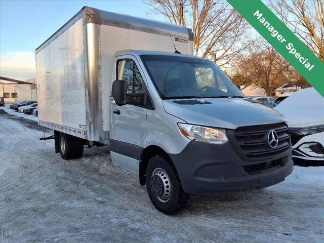 2022 Mercedes-Benz Sprinter 3500 Cab Chassis 170 WB BOX TRUCK