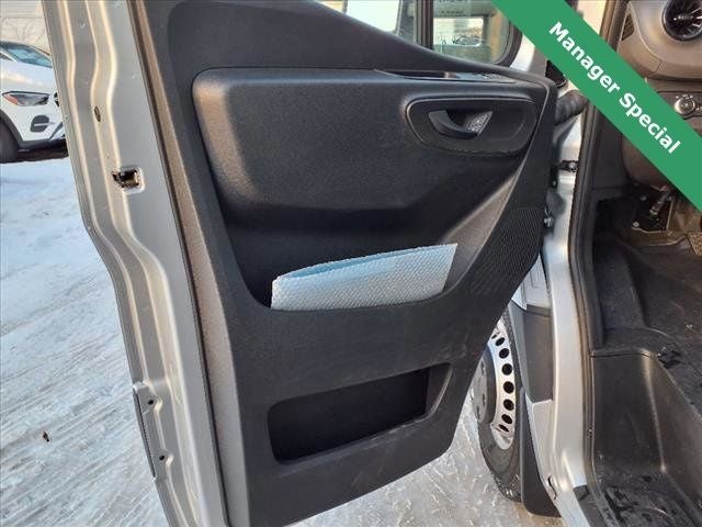 2022 Mercedes-Benz Sprinter 3500 Cab Chassis 170 WB BOX TRUCK