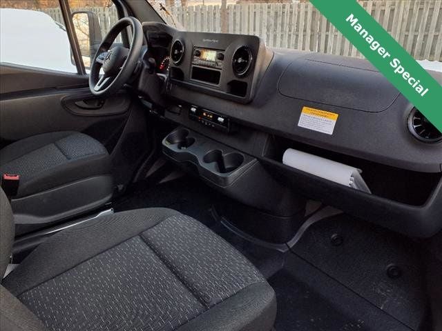 2022 Mercedes-Benz Sprinter 3500 Cab Chassis 170 WB BOX TRUCK