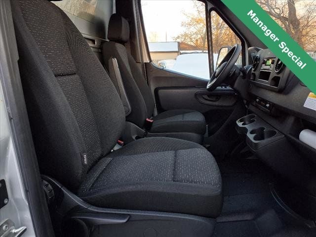 2022 Mercedes-Benz Sprinter 3500 Cab Chassis 170 WB BOX TRUCK