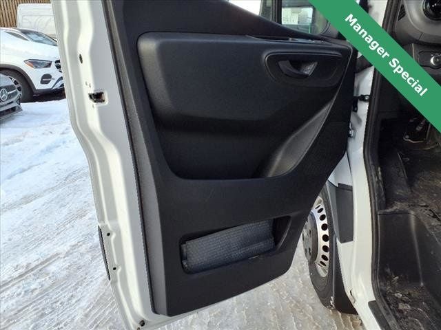 2023 Mercedes-Benz Sprinter 3500 Cab Chassis 144 WB Box Truck Van