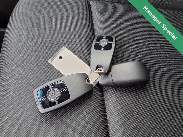 2023 Mercedes-Benz Sprinter 3500 Cab Chassis 144 WB BOX TRUCK VAN