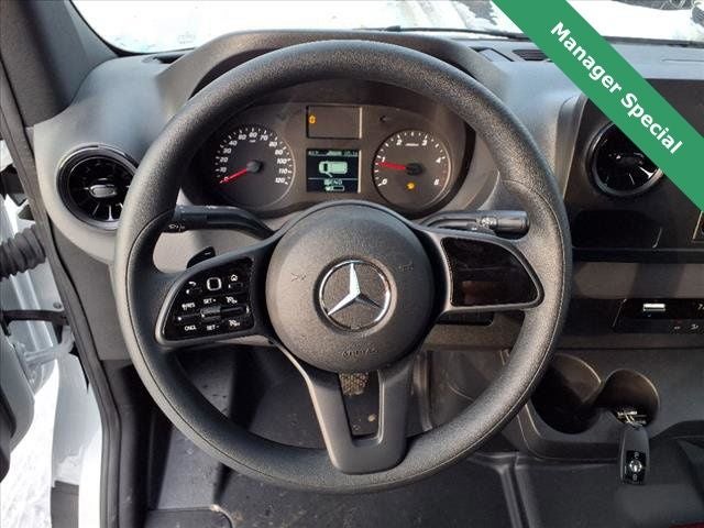 2023 Mercedes-Benz Sprinter 3500 Cab Chassis 144 WB BOX TRUCK VAN