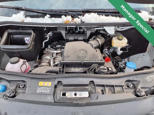 2023 Mercedes-Benz Sprinter 3500 Cab Chassis 144 WB BOX TRUCK VAN