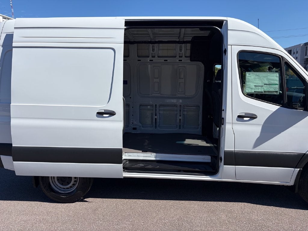 2025 Mercedes-Benz Sprinter 2500 Cargo 144 WB HIGH ROOF