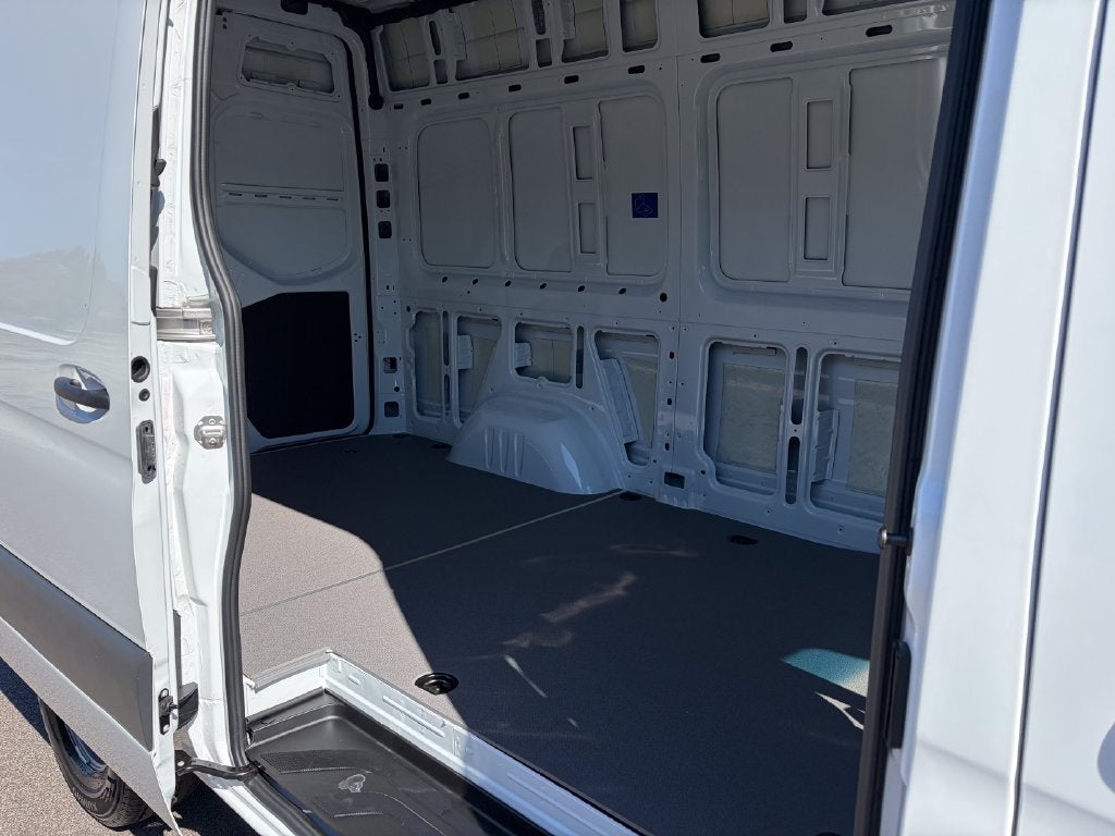 2025 Mercedes-Benz Sprinter 2500 Cargo 144 WB HIGH ROOF