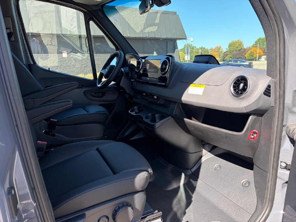 2026 Mercedes-Benz Sprinter 2500 Cargo 144 WB HIGH ROOF