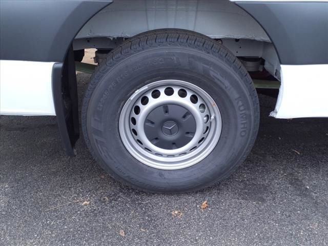 2024 Mercedes-Benz eSprinter 2500 Cargo 170 WB High Roof