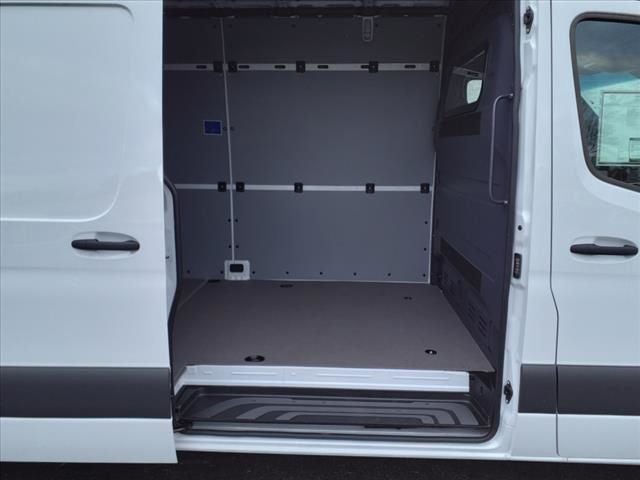 2024 Mercedes-Benz eSprinter 2500 Cargo 170 WB High Roof