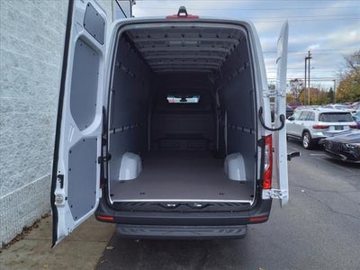 2024 Mercedes-Benz eSprinter 2500 Cargo 170 WB High Roof