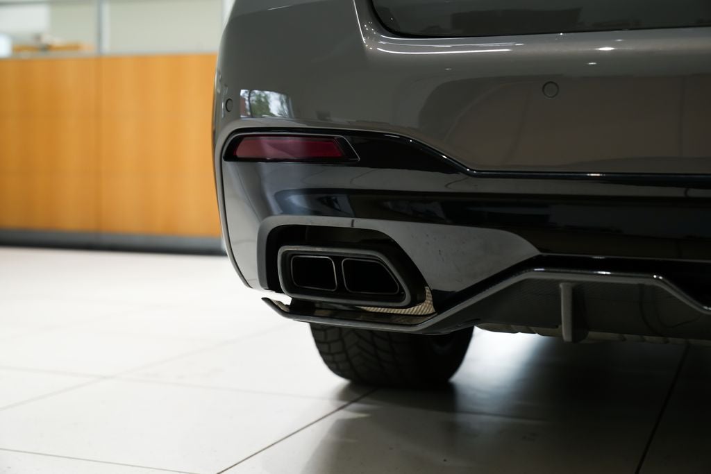 2022 BMW 5 Series M550i xDrive