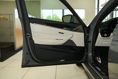 2022 BMW 5 Series M550i xDrive