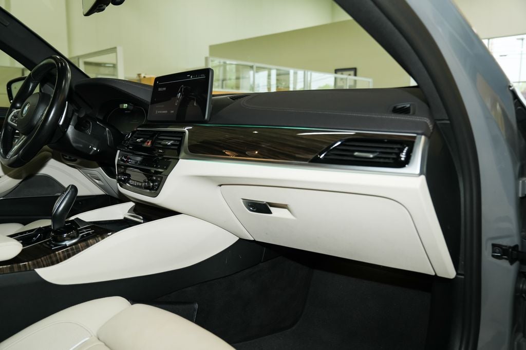 2022 BMW 5 Series M550i xDrive