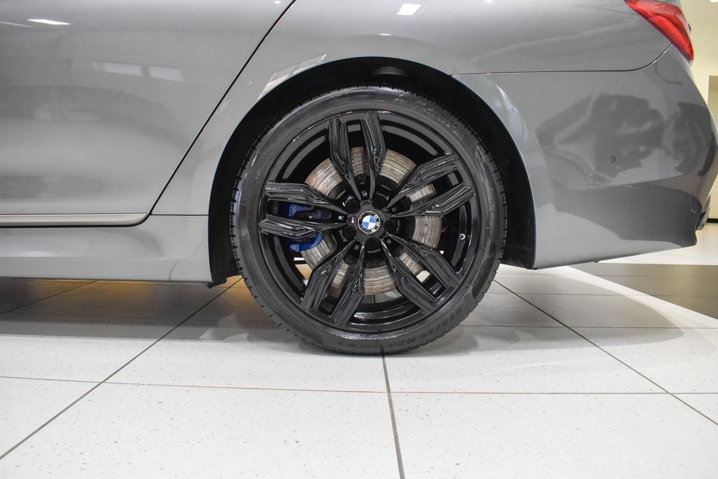 2018 BMW 7 Series M760i